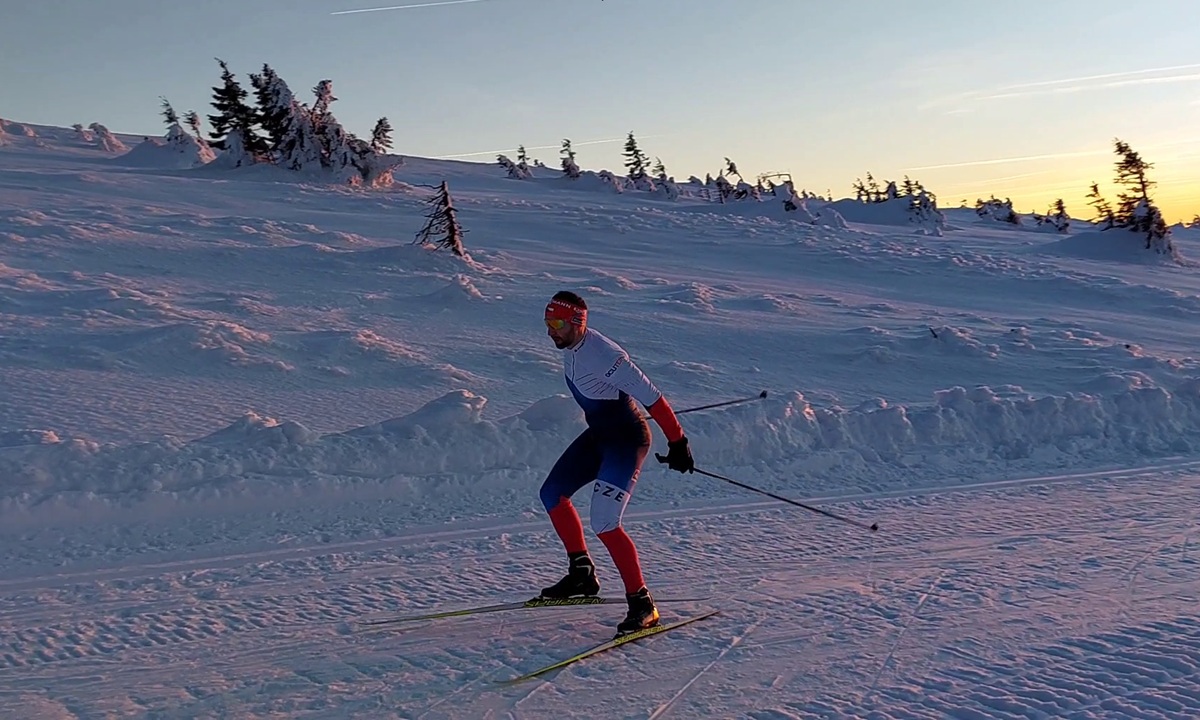 Recenze: běžkařská kombinéza BRISK